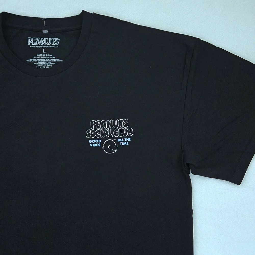 Peanuts "Peanuts Social Club" Graphic Tee👕 - NWOT - Picture 4 of 13